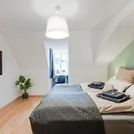 Urban Jungle Design - Historic Center With Free Parking & Panoramic View By Hero Homes * Graz