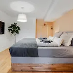 Urban Jungle Design - Historic Center With Free Parking & Panoramic View By Hero Homes Graz