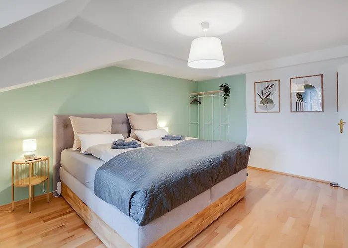 Urban Jungle Design - Historic Center With Free Parking & Panoramic View By Hero Homes * Graz