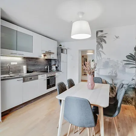 Schlossberg Panorama - 3br & Free Parking In Altstadt By Hero Homes Apartman