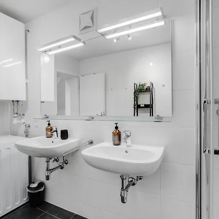 Apartman Schlossberg Panorama - 3br & Free Parking In Altstadt By Hero Homes *
