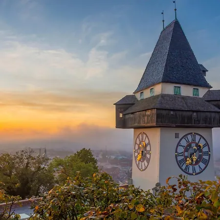 Urban Jungle Design - Historic Center With Free Parking & Panoramic View By Hero Homes Graz